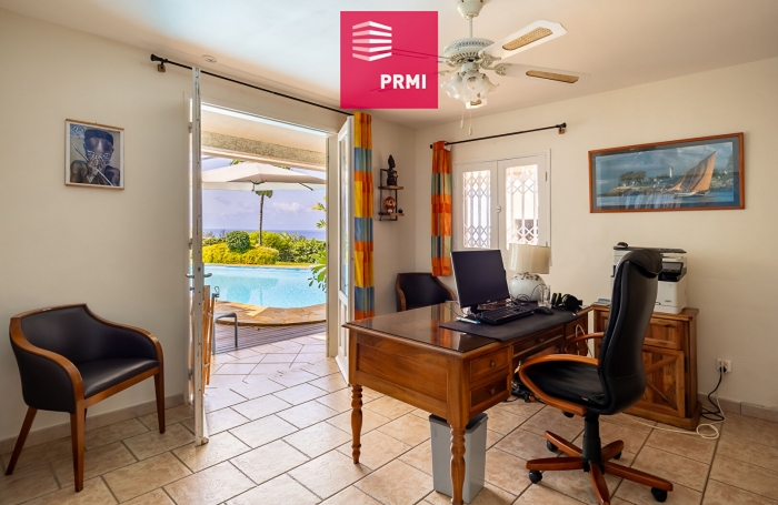 Vente Maison 135m&sup2; 5 pi&egrave;ces Saint Gilles les Bains