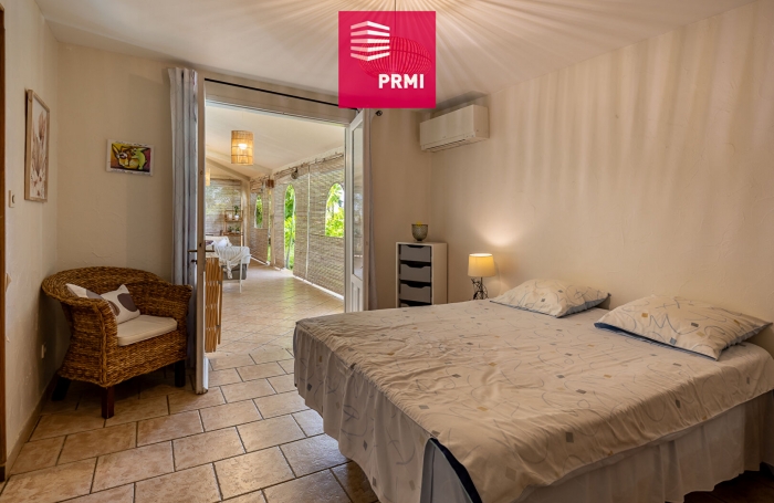 Vente Maison 135m&sup2; 5 pi&egrave;ces Saint Gilles les Bains