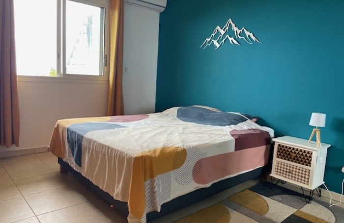 A louer tr&egrave;s beau T3 meubl&eacute;, libre fin mars &agrave; Saint Denis Bellepierre