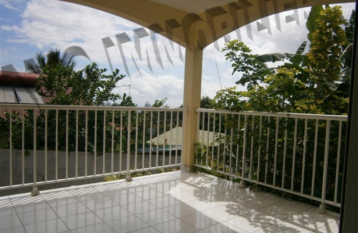 Vente Maison 100m&sup2; 4 pi&egrave;ces Rivi&egrave;re Saint Louis