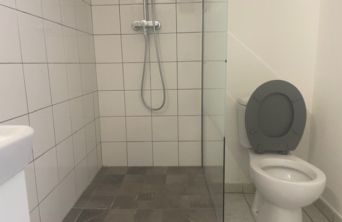 STUDIO  REFAIT A NEUF  AVEC VUE  MER  PROCHE PROVIDENCE  DISPONIBLE DE SUITE