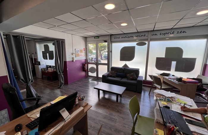 Vente Divers 143.65m&sup2; Saint-Pierre