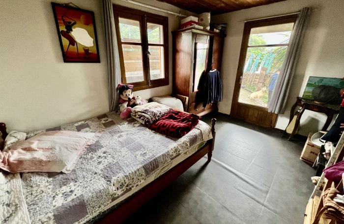 TAMPON 97418 - VILLA F5 ENTRETENUE - PLAIN PIED - BEAUX VOLUMES - GARAGE - SECTEUR CALME