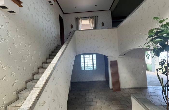 Vente Maison 246m&sup2; 6 pièces Saint-Leu