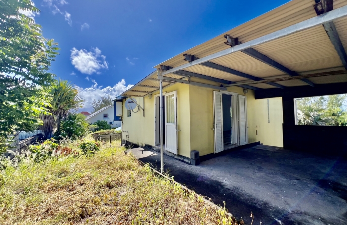 SAINT PHILIPPE 97442 - ENSEMBLE IMMOBILIER LUMINEUX ET FONCTIONNEL - SECTEUR RECHERCH&Eacute;