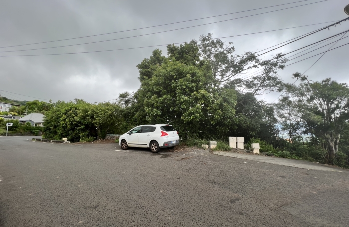 LES AVIRONS 97425 - BELLE PARCELLE - PROCHE CENTRE