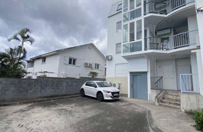 Vente Local commercial 96m&sup2; La Possession