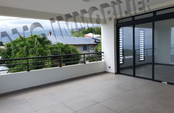 Location Appartement 120m&sup2; 5 pi&egrave;ces Saint-Leu