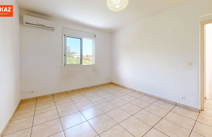 Vente Maison 82.72m&sup2; 3 pi&egrave;ces Etang-Sale