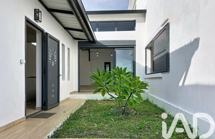 Vente Divers 181m&sup2; 6 pièces Sainte Clotilde