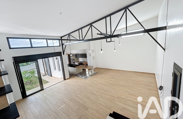 Vente Divers 181m&sup2; 6 pièces Sainte Clotilde