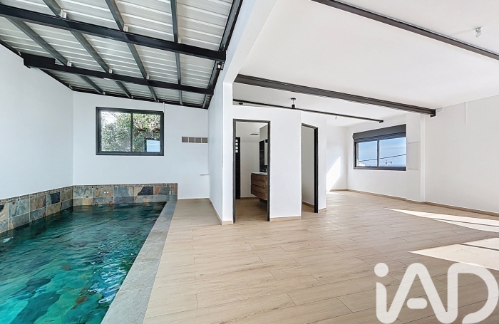 Vente Divers 181m&sup2; 6 pièces Sainte Clotilde