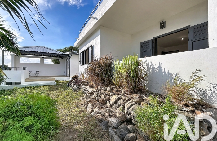 Vente Divers 181m&sup2; 6 pièces Sainte Clotilde