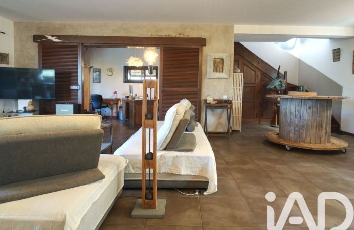 Vente Divers 223m&sup2; 7 pièces Les Avirons