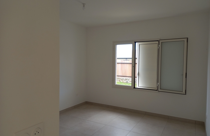 Villa T4 r&eacute;cente &agrave; Ste Suzanne