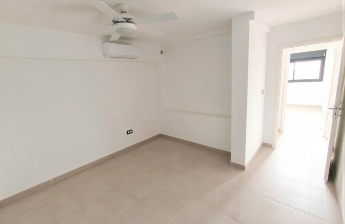 Location Appartement 94.6m&sup2; 4 pièces Saint Gilles les Bains