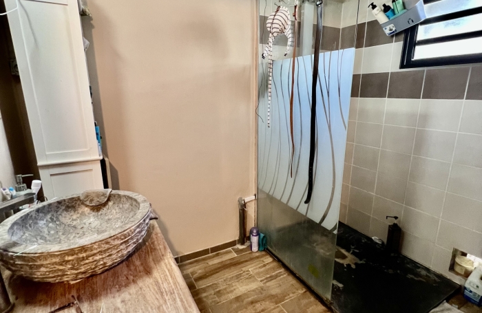 SAINT PHILIPPE 97442 - MAISON EN BON &Eacute;TAT G&Eacute;N&Eacute;RAL - VARANGUE - TERRAIN PLAT