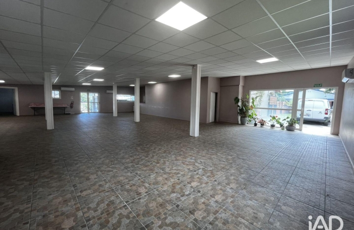 Location Local commercial 97421