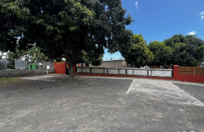 Location Local commercial 200m&sup2; Rivi&egrave;re Saint Louis