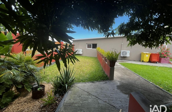 Location Local commercial 200m&sup2; Rivi&egrave;re Saint Louis