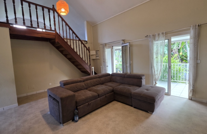 SAINT PHILIPPE 97442 - CHARMANTE MAISON - VOLUMES AGR&Eacute;ABLES - FACILE D'ACC&Egrave;S - CADRE VERDOYANT