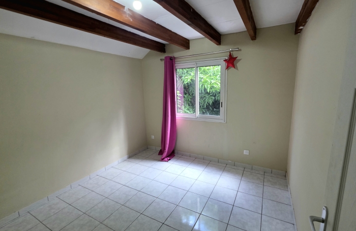 SAINT PHILIPPE 97442 - CHARMANTE MAISON - VOLUMES AGR&Eacute;ABLES - FACILE D'ACC&Egrave;S - CADRE VERDOYANT