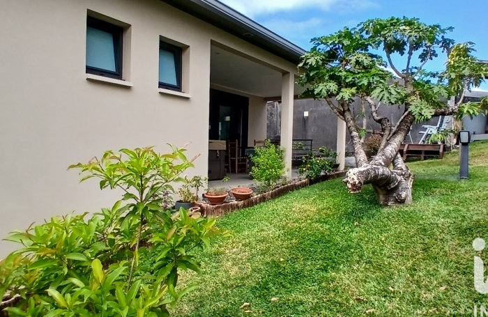 Vente Divers 102m&sup2; 3 pièces Saint Joseph