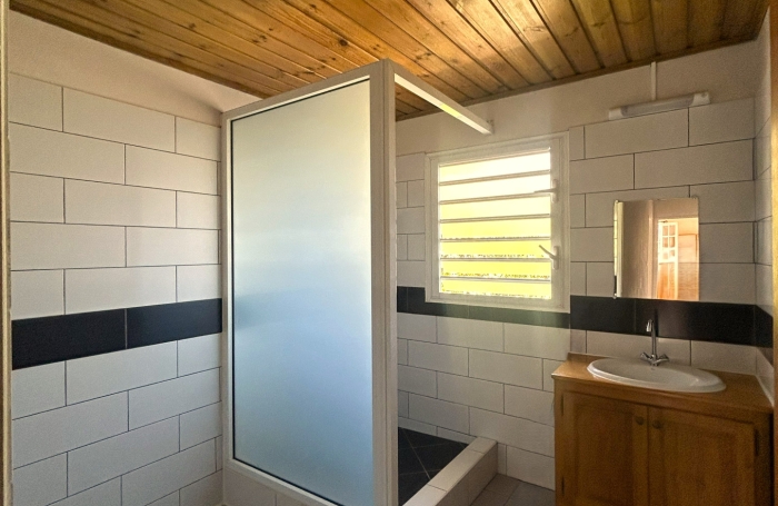 HAUT DE MAISON 4 PIECES  PETITE ILE