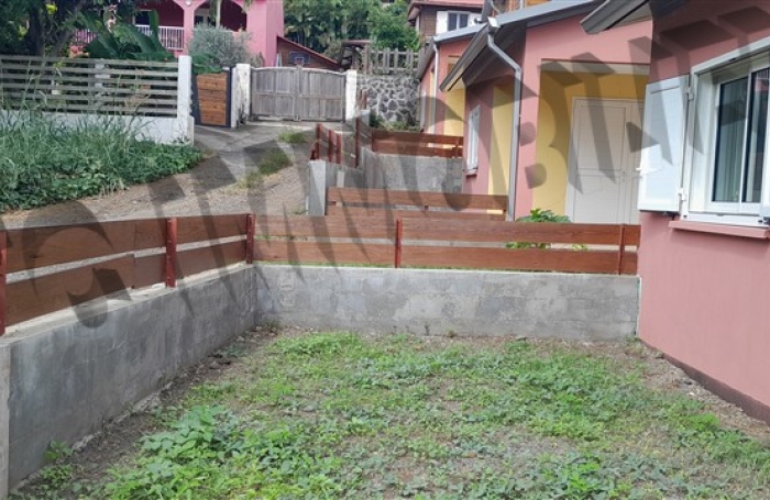 Location Maison 100m&sup2; 4 pi&egrave;ces Saint Gilles Les Hauts