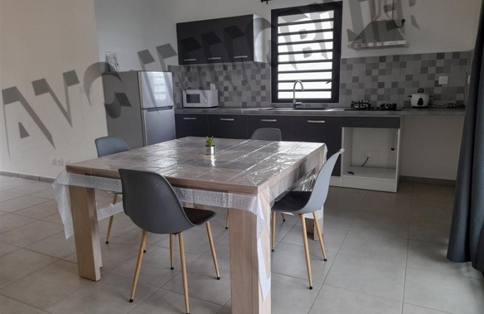 Location Maison 90m&sup2; 4 pi&egrave;ces Rivi&egrave;re Saint Louis