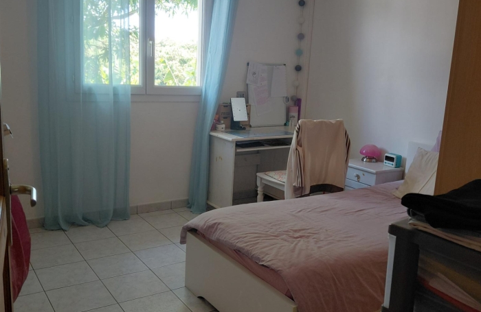 ST MARIE LA convenance maison F4  piscine , garage et atelier.