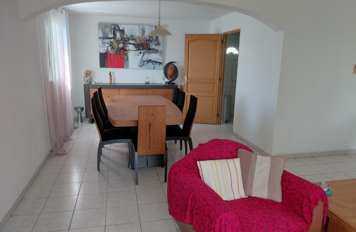 ST MARIE LA convenance maison F4  piscine , garage et atelier.