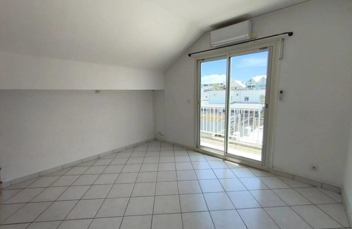 Location Appartement 70m&sup2; 3 pièces Saint-Pierre