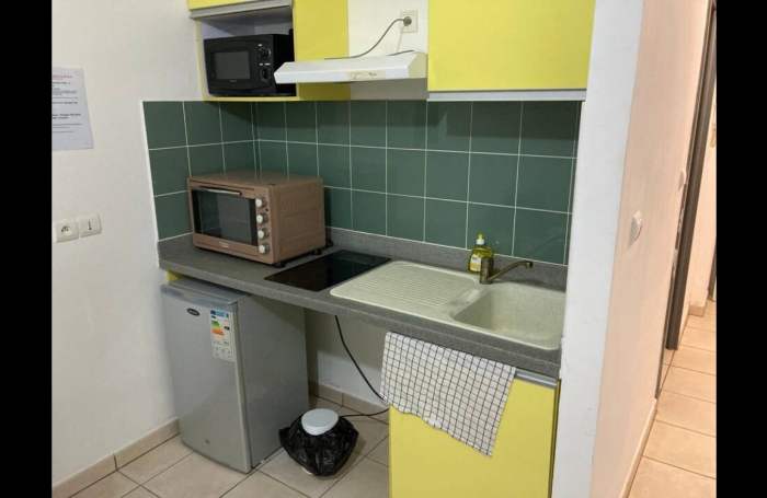 APPARTEMET MEUBLE  T1 , 24m2 plus varangue