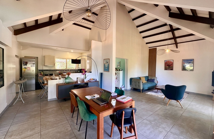 Vente Maison 141m&sup2; 5 pi&egrave;ces Saint Gilles les Bains