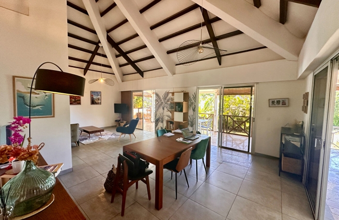 Vente Maison 141m&sup2; 5 pi&egrave;ces Saint Gilles les Bains