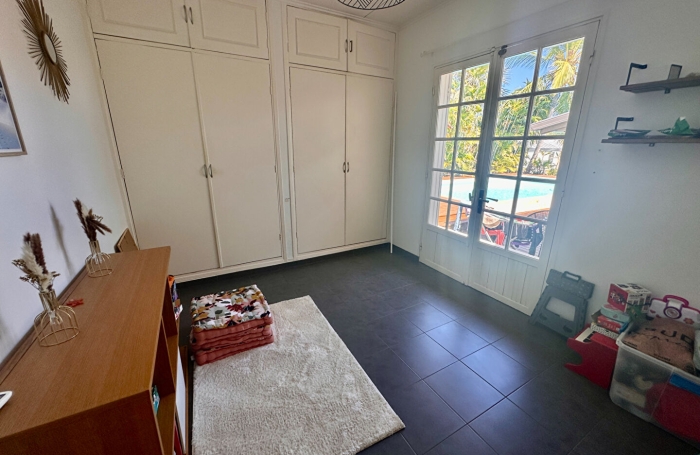 Vente Maison 141m&sup2; 5 pi&egrave;ces Saint Gilles les Bains