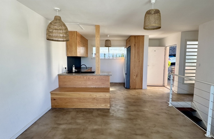 Duplex d&rsquo;exception avec vue panoramique sur l&rsquo;oc&eacute;an   Les Avirons T4 - 76 m2