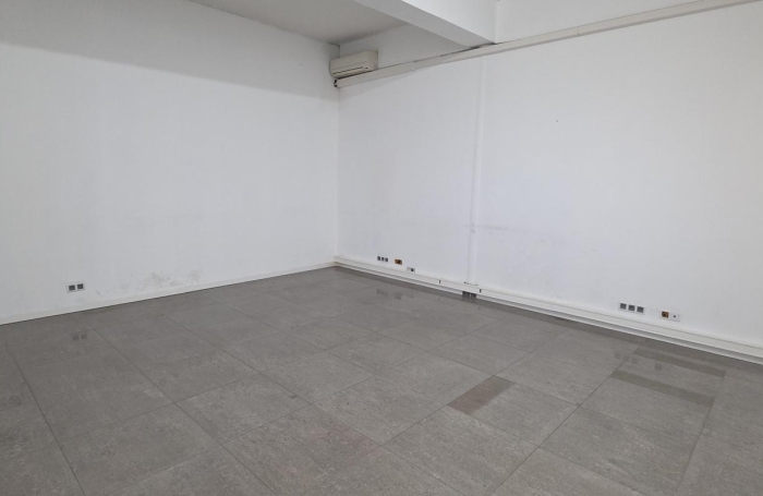 Location Local commercial 120m&sup2; 1 pièce Saint Louis