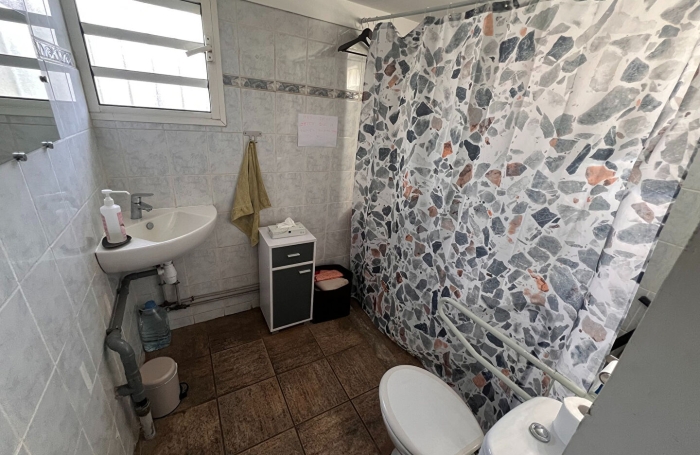 Vente Divers 143.65m&sup2; Saint-Pierre