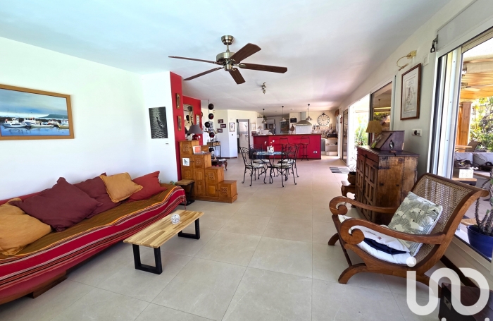 Vente Maison 160m&sup2; 4 pièces Saint Gilles les Bains