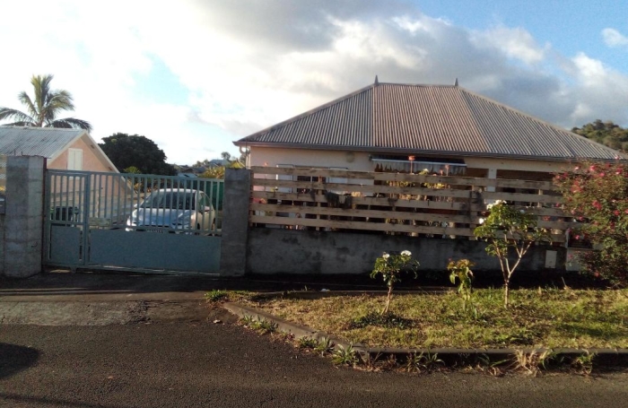 Vente Maison 87m&sup2; 4 pièces Saint Gilles Les Hauts