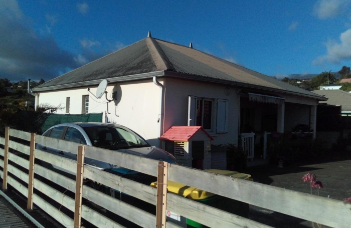 Vente Maison 87m&sup2; 4 pièces Saint Gilles Les Hauts