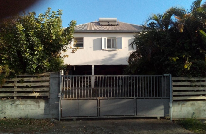 Vente Maison 87m&sup2; 4 pièces Saint Gilles Les Hauts