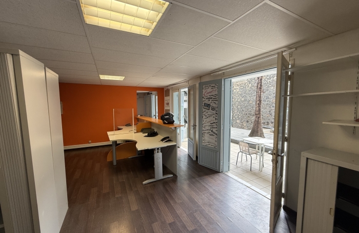 Bureaux en RDC de 42 m2 centre ville Saint Denis