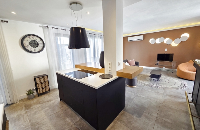 A louer superbe T3 meubl&eacute; 85m2 en duplex proche Jardin de l'Etat