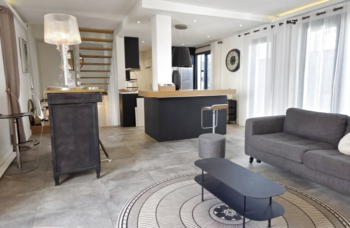 A louer superbe T3 meubl&eacute; 85m2 en duplex proche Jardin de l'Etat