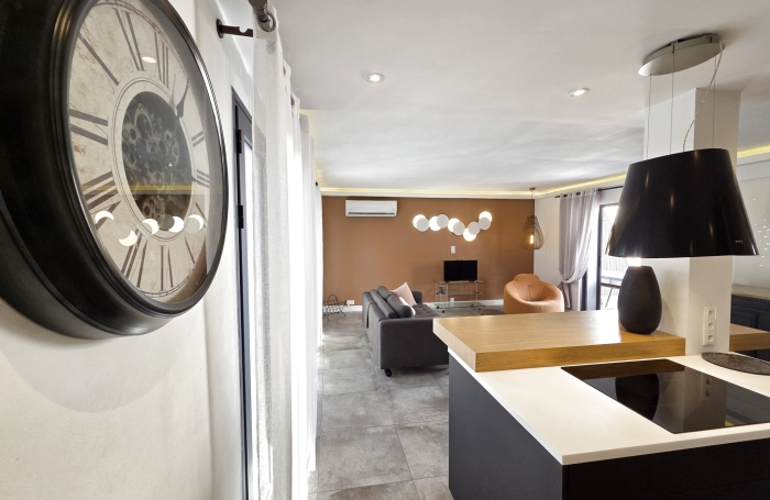 A louer superbe T3 meubl&eacute; 85m2 en duplex proche Jardin de l'Etat