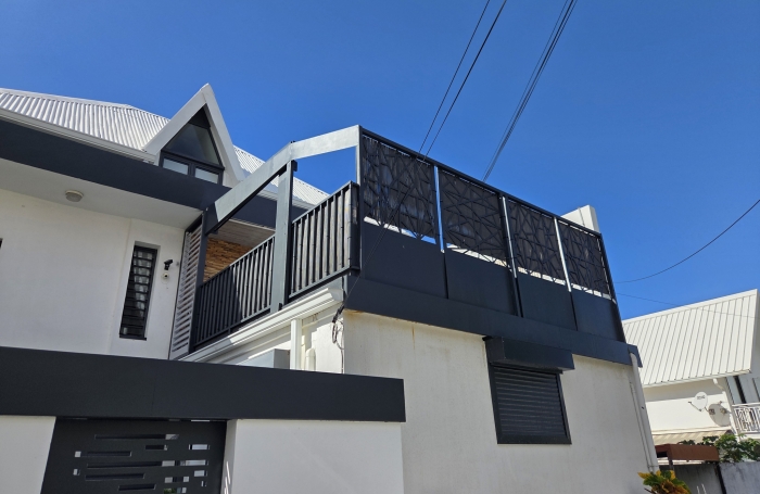 A louer superbe T3 meubl&eacute; 85m2 en duplex proche Jardin de l'Etat