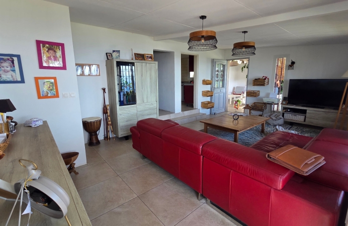 Vente Maison 112.64m&sup2; 6 pi&egrave;ces Saint Denis